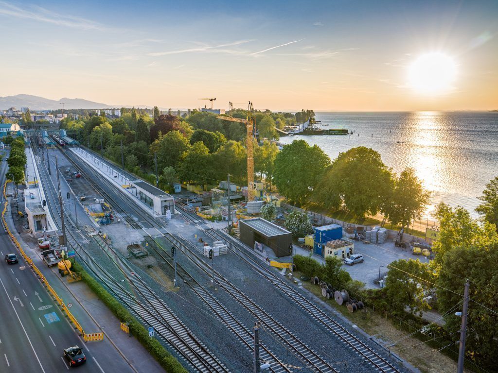 Front für Tunnelbau: Bahn unten – Leben oben!