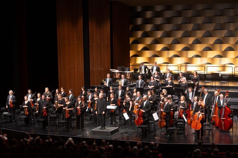 Bregenz am 20 2024 SOV Symphonieorchester Vorarlberg, Konzert 2,Gustav Mahler, Arnold Schoenberg Dirigent Gerard Korsten, Violocello Harriet Krijch
