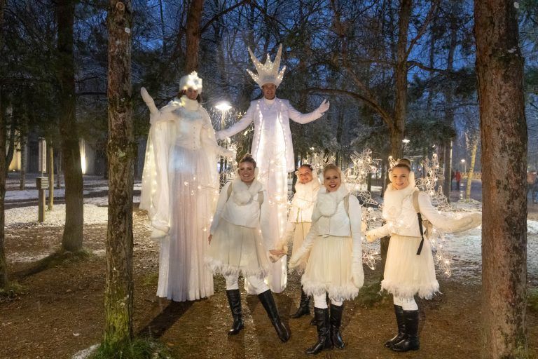 Leuchtende Kinderaugen beim Weihnachtstruck in Bregenz