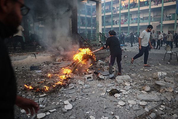 Israel verstärkt Angriffe im Gazastreifen &#8211; Zahlreiche Tote