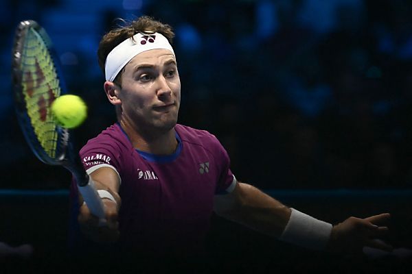 Ruud schlägt bei ATP Finals kränkelnden Alcaraz
