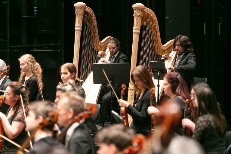 Bregenz am 24.11.2024 SOV Symphonie Orchester Vorarlberg, Konzert Nr.3, Dirigent Leo McFall