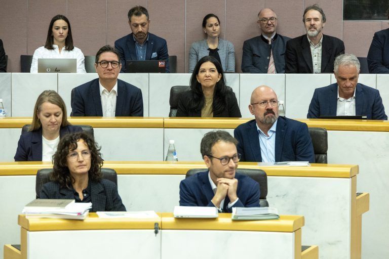 Landtagssaal Fotos von der Regierungserklärung und weiteren Rednern und Impressionen aus der Sitzung. Landtag