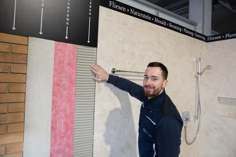 Steven und sein Kumpel sind Fliesenleger und machen ganz besondere Sachen. Steven ist außerdem spannend, weil er eine sehr bewegte Lebensgeschichte hat. Story wird so in Richtung EPU trotzen der Krise mit innovativen Konzepten…