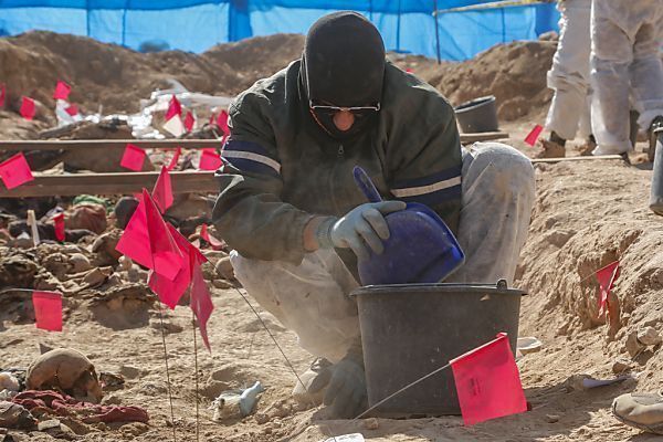 Leichen kurdischer Frauen und Kinder im Irak exhumiert