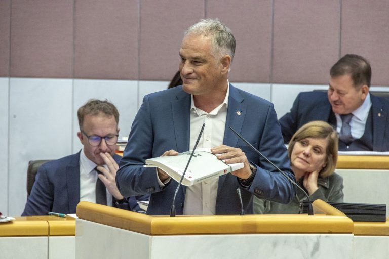 Hitzige Debatte zum Budget: Wallner zieht zwei Schlüsse, Zadra sieht Millionen "verlocht"