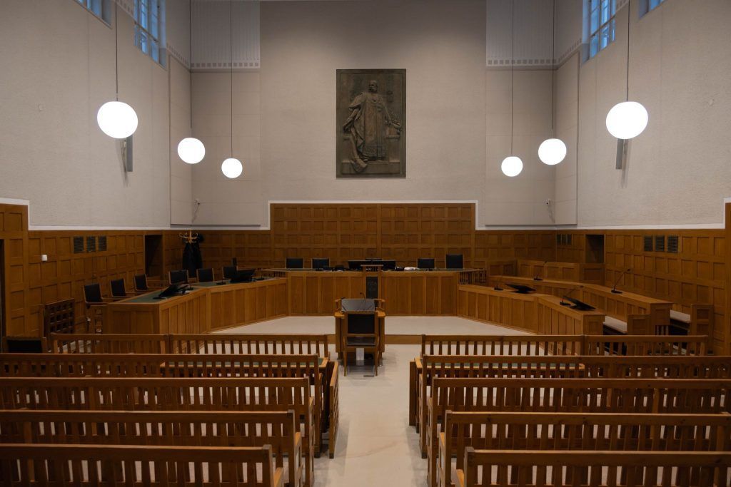 Geschiedene Gattin gestalkt und bedroht
