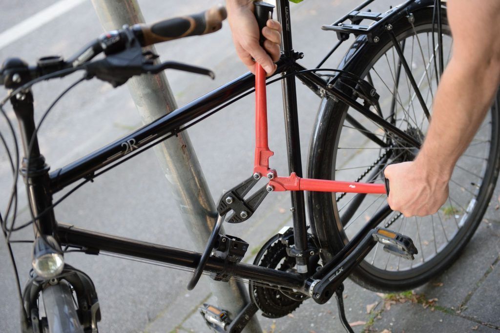 Haft: Rumänisches Brüderpaar stahl serienweise Fahrräder