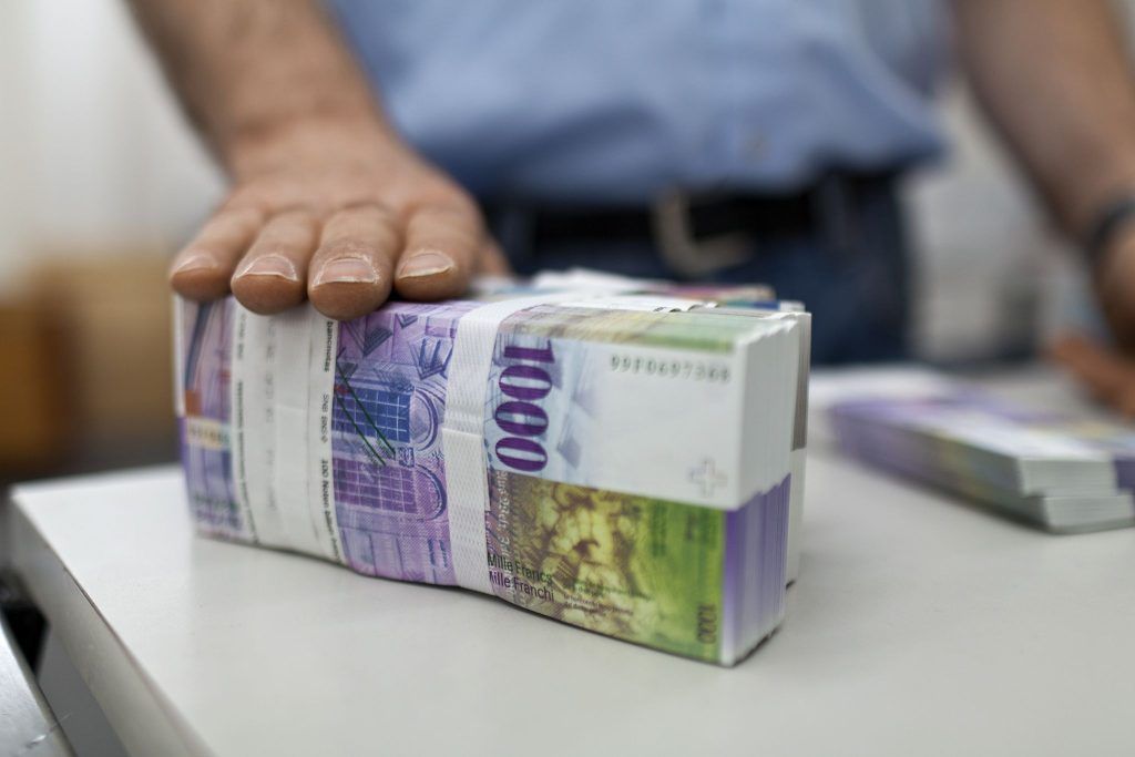 Einmietbetrüger wollte mit Falschgeld zahlen
