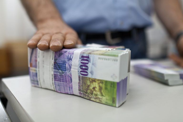 Einmietbetrüger wollte mit Falschgeld zahlen