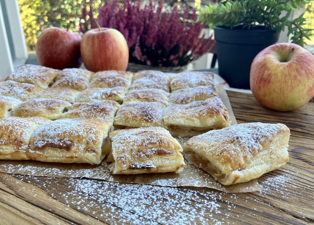 Süße Apfel-Blätterteigtaschen