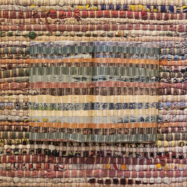 Acryl, Textil, Buch auf Leinwand