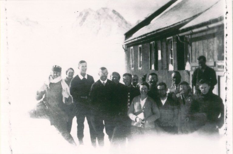 007_HW_Gruppe_bei_Madlenerhaus.jpg