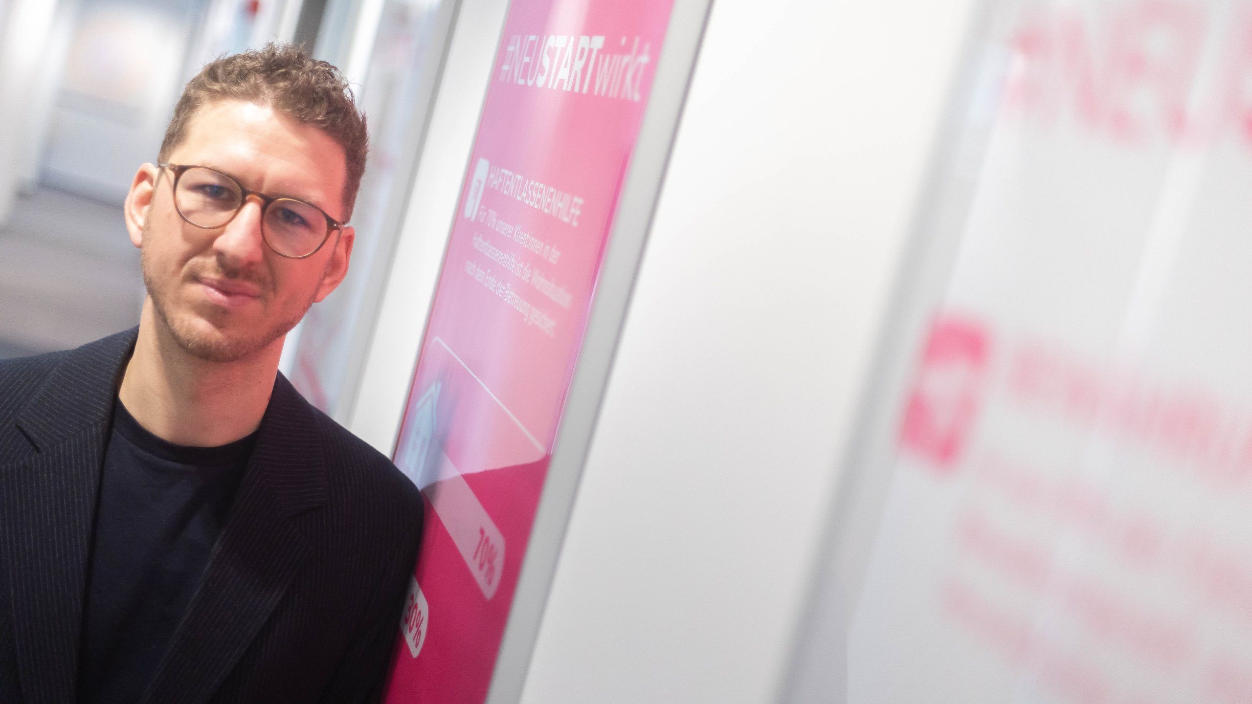 Interview mit Johannes Pircher-Sanou, Leiter Neustart, über Missbrauchsdarstellungen und Jugendliche