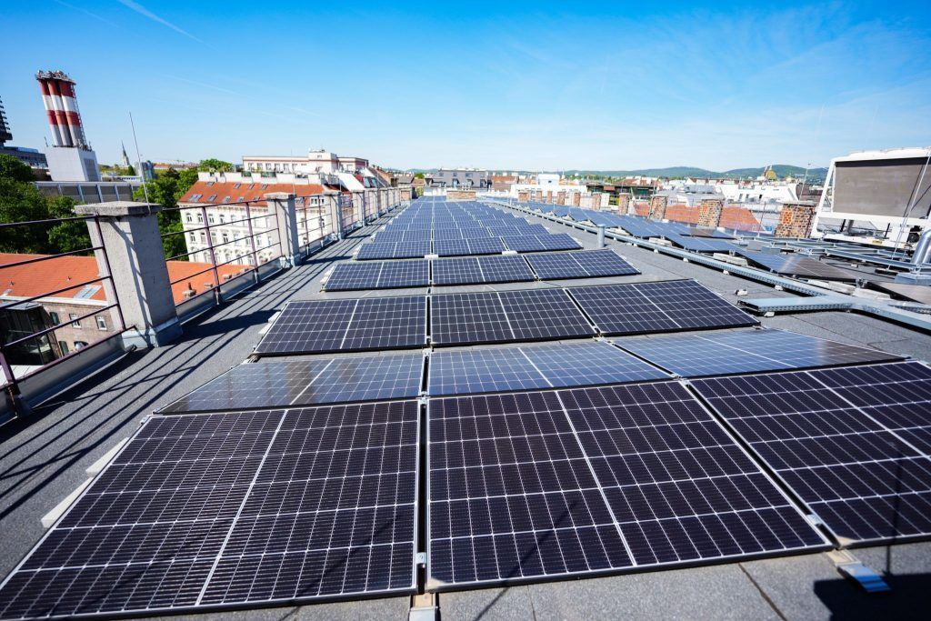 Was tun mit dem Photovoltaik-Überstrom im Sommer: Zahlen oder Verbrauchen?