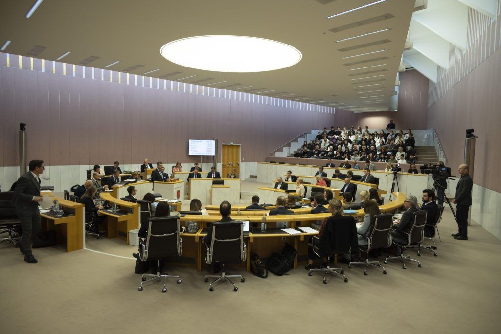Keine Erweiterung der Kontrollrechte im Landtag: Opposition tobt