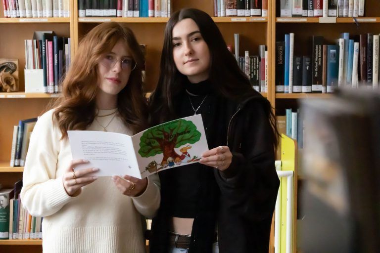 Wie zwei Schülerinnen Kindern den Tod erklären