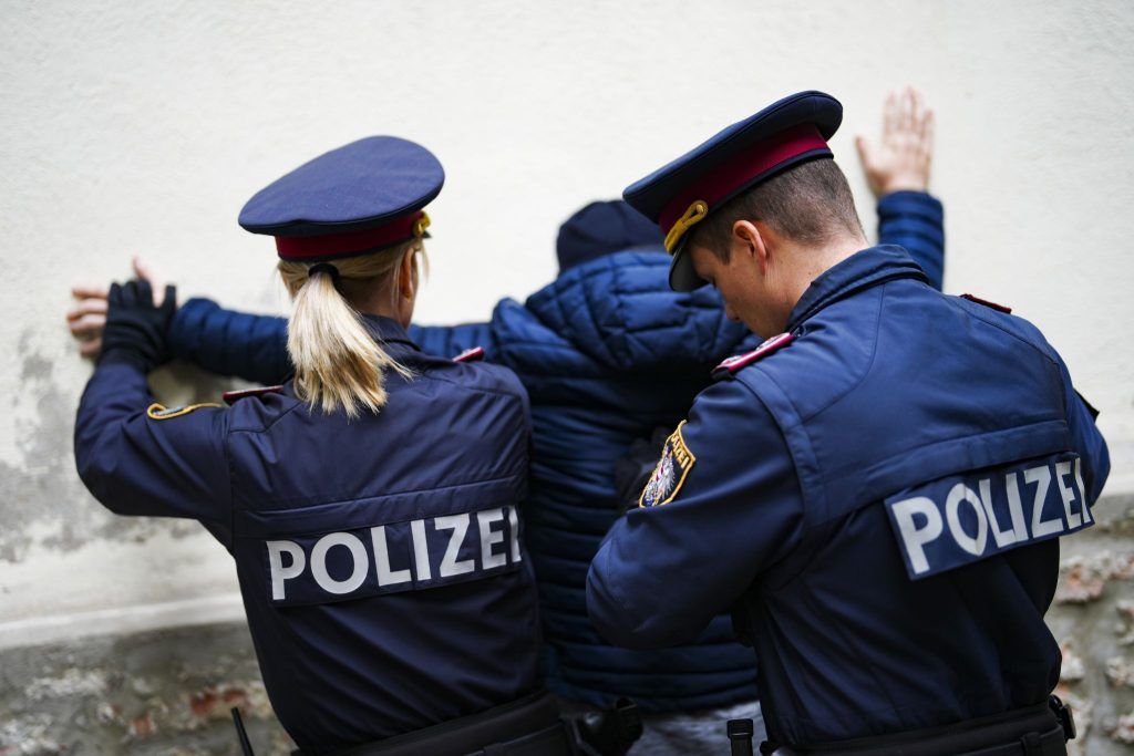 Wolfurt: Im Rausch Auto beschädigt und Polizisten verletzt – verurteilt