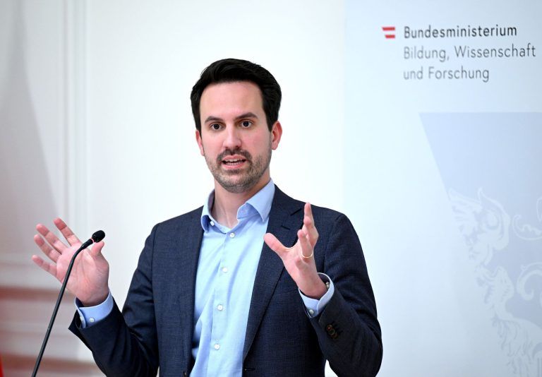 Eltern und Schulen zum Handyverbot