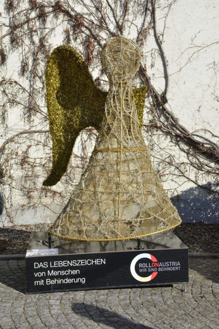 Engel mit gebrochenen Flügel