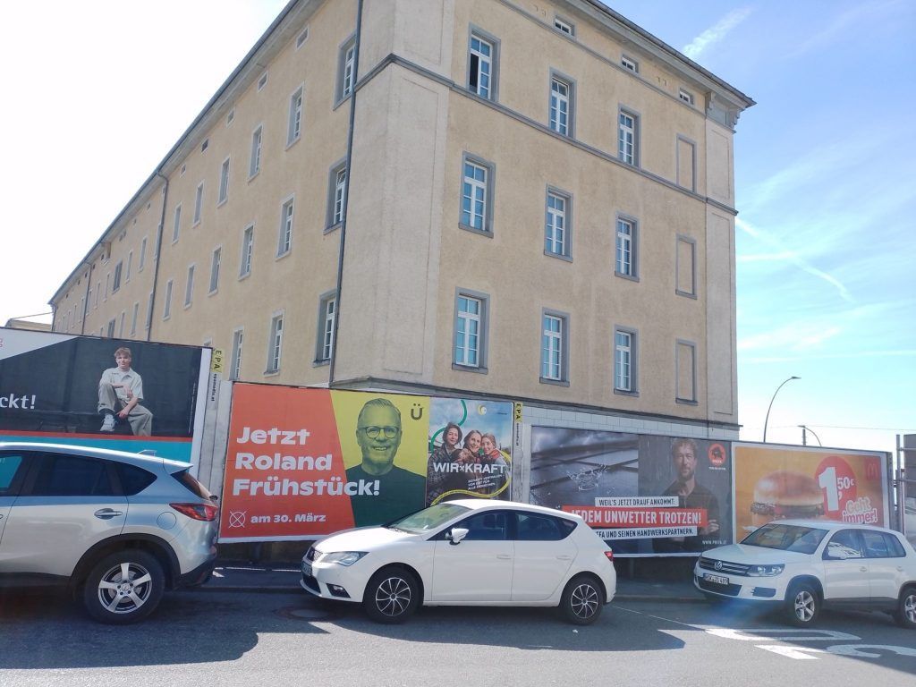 Kurioser Plakat-Fauxpas in Bregenz: So reagiert Roland Frühstück