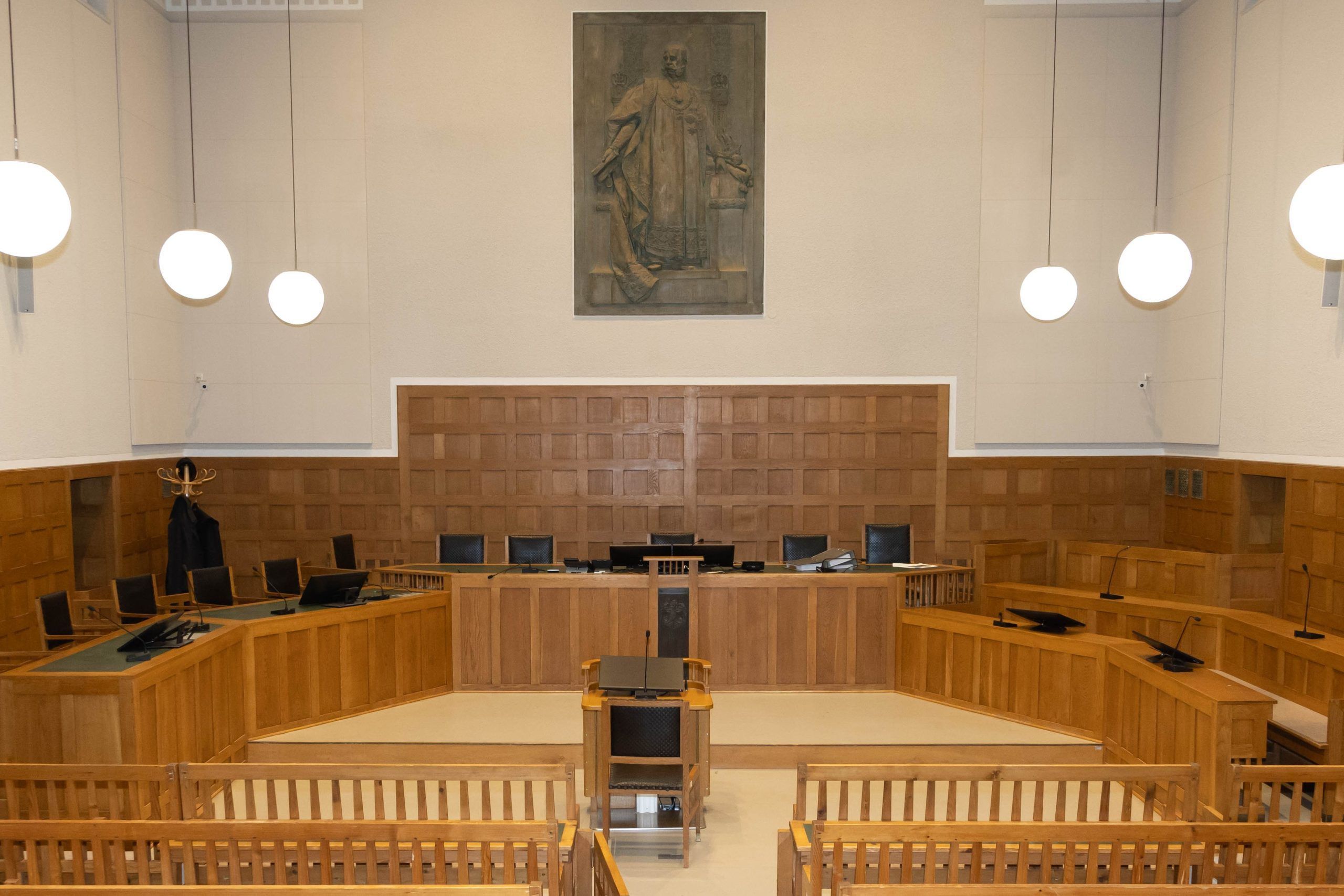 Landesgericht Gericht Feldkirch Gerichtssaal Symbolbilder