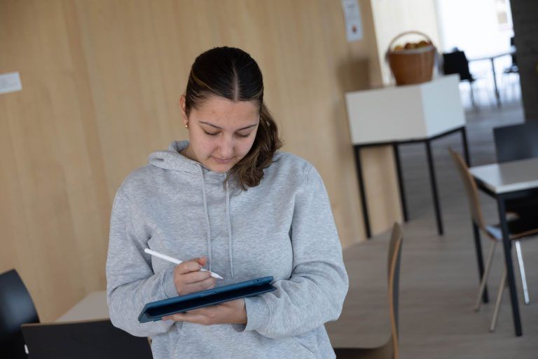 Pilotprojekt „Smarte Pause“ an der HLW Marienberg