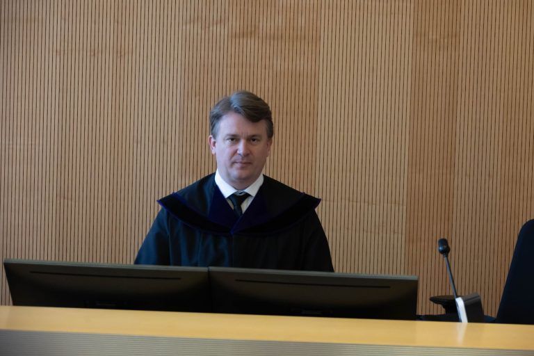 Postmitarbeiter beging Handybetrügereien