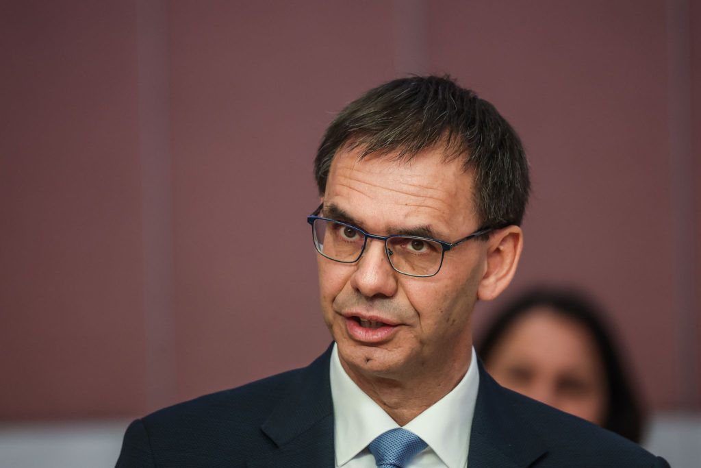 Sozialkürzungen: Wallner nimmt die Träger in die Pflicht