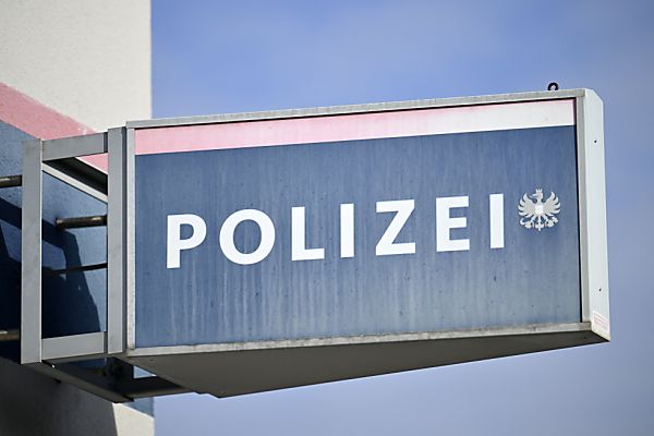 Fahrgast versetzte Zugbegleiter in Oberösterreich Kopfstoß