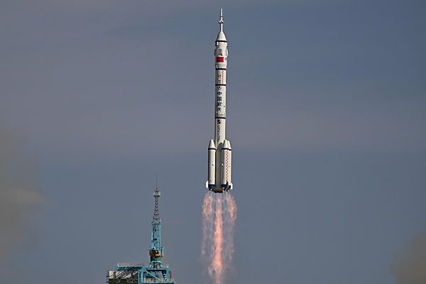 Chinesische Raumkapsel &#8220;Shenzhou 20&#8221; gestartet