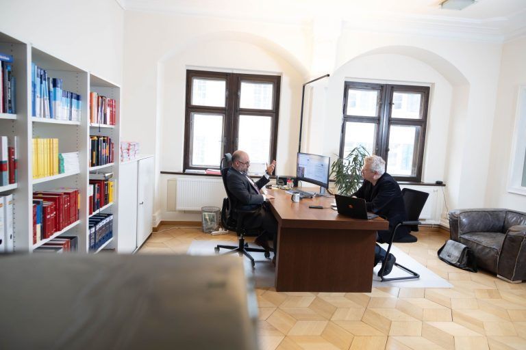 Der Medizinmann unter den Anwälten