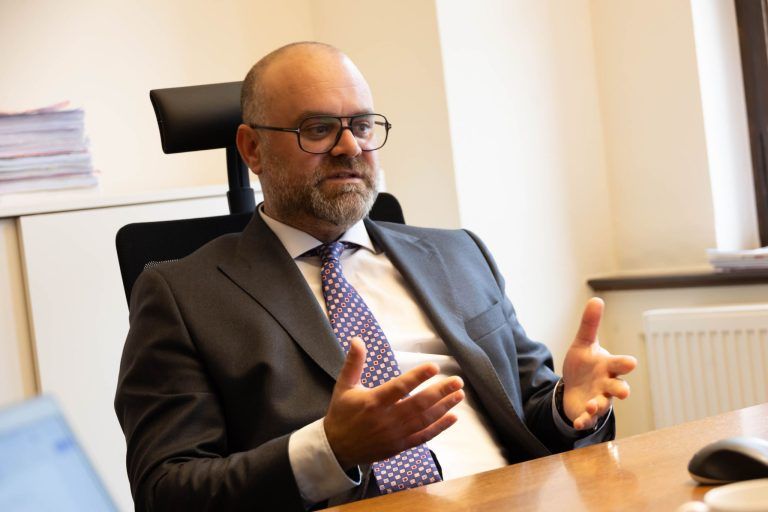 Ein vergiftetes Baby, eine zerstörte Niere, eine nicht notwendige OP: Drei Fälle mit Anwalt Patrick Beichl