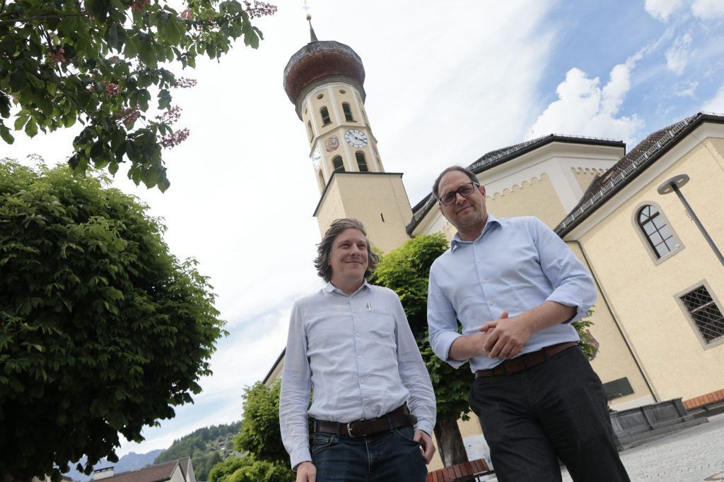 In den Farben getrennt, im Rathaus vereint