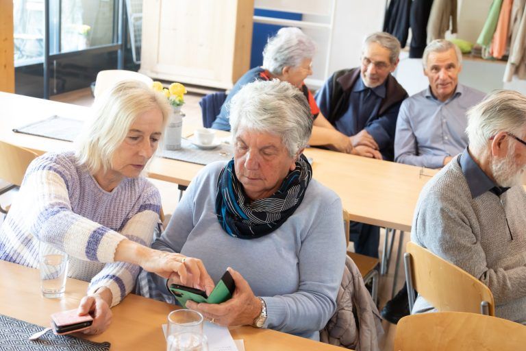 Lernen verbindet – digital im Alter