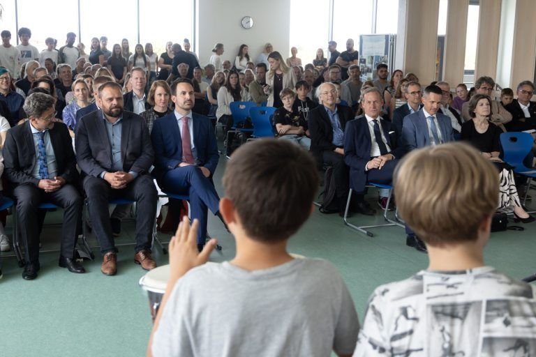 Schüler fragen, der Bildungsminister antwortet