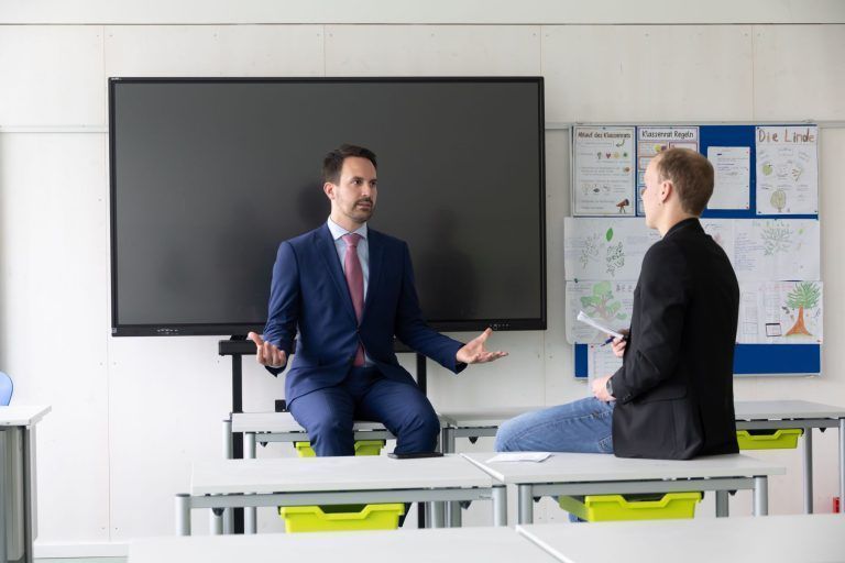 Schüler fragen, der Bildungsminister antwortet