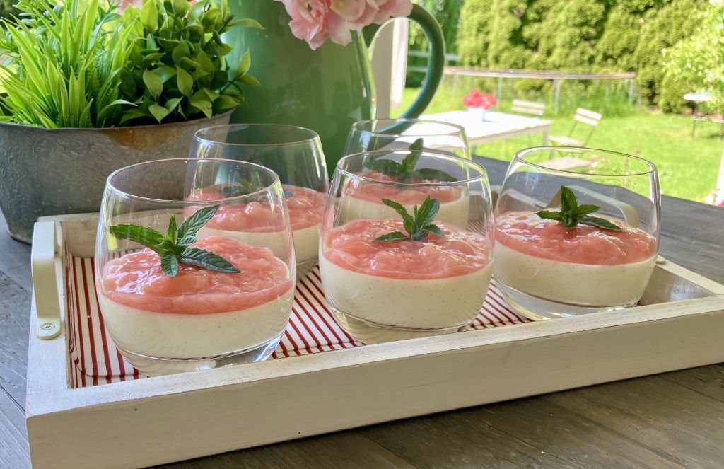 Bayrische Creme mit Rhabarber