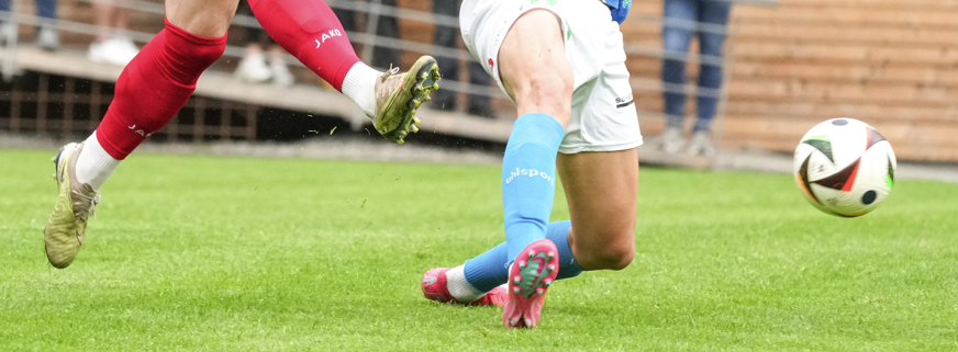 Geldstrafe für Fußball-Rowdy verringert