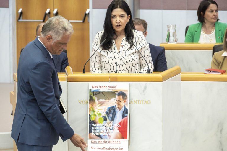 Sparkurs im Sozialbereich: Hitziger Schlagabtausch und eine lange Liste