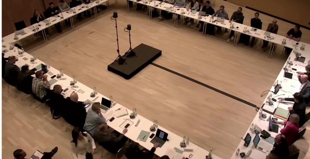 Livestream archivieren oder löschen? Stadtvertreter sind sich uneinig