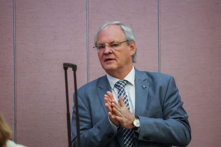 Künftig Anfragen an den Landtagspräsidenten? SPÖ will Reform, Sonderegger sieht keinen Bedarf