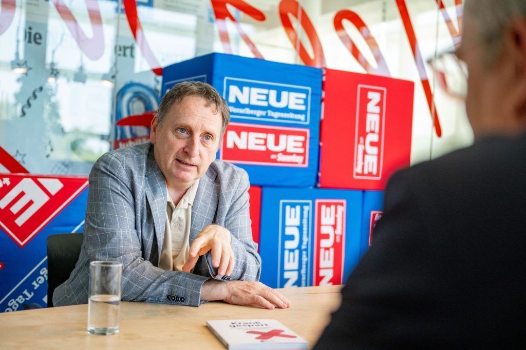 Sind Sie eigentlich privatversichert, Herr Rümmele?