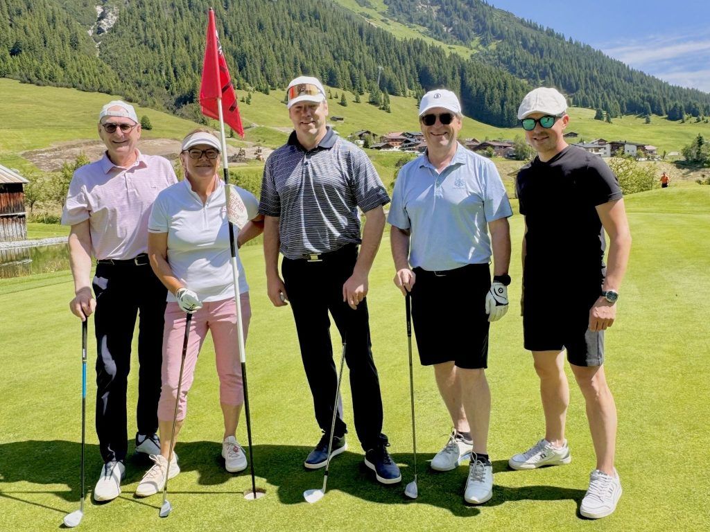 Grün-weißes Gipfeltreffen: Austria Lustenau trainierte und golfte in Lech