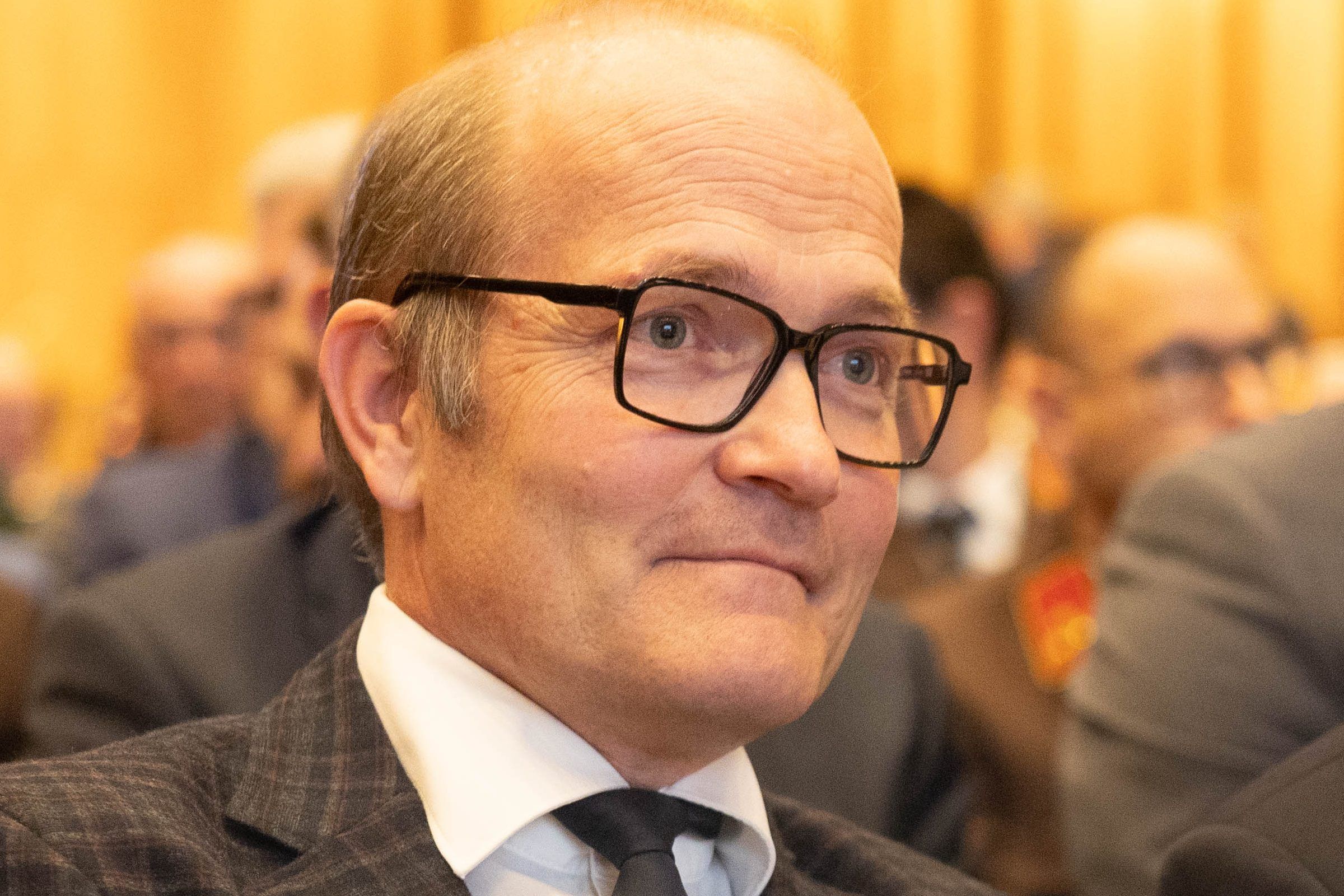 Sondersitzung Stadtvertretung Feldkirch – Gemeindevertretungssitzung, Wahl, Angelobung, Menschen drumherum,