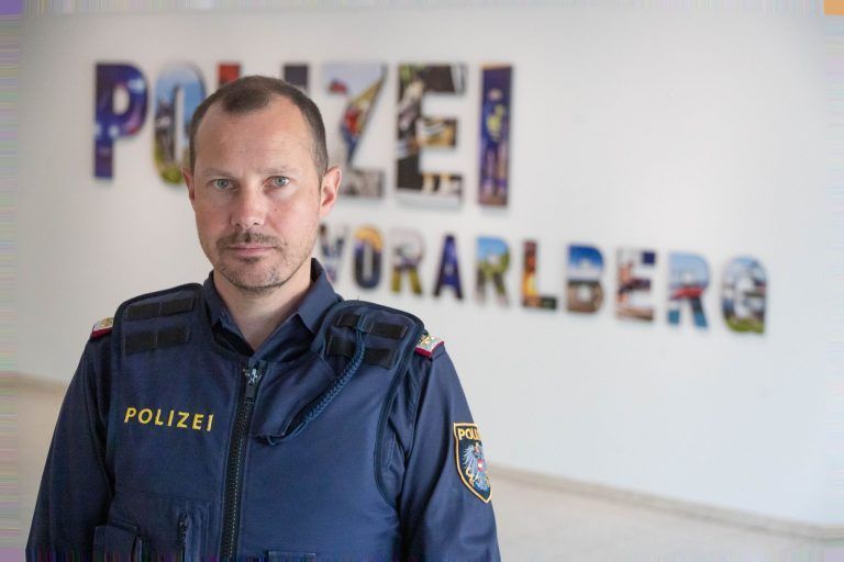 10-Jähriger floh mit 70 km/h auf E-Scooter vor Polizei und verunfallte: Wer ist nun haftbar?