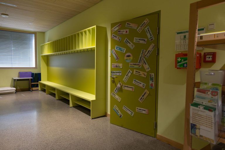 Seit fast fünf Jahren in Ausweichschule: Rektorin fordert Lösung