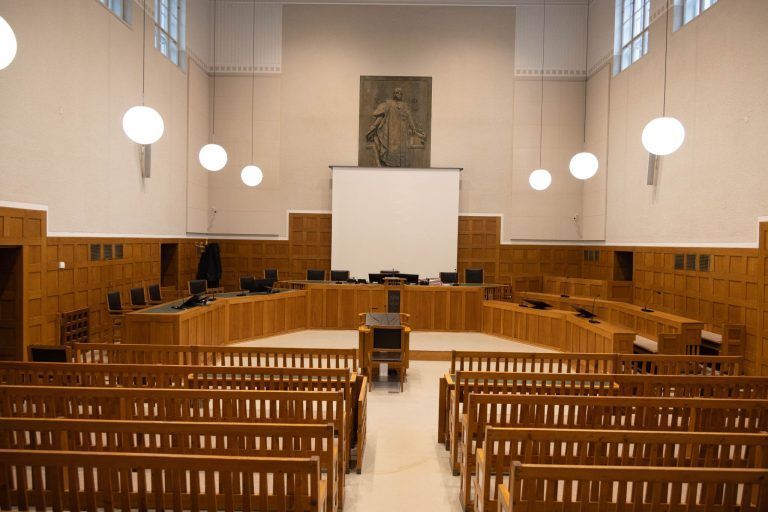 Vergewaltigung und Raub: Prozess wegen fehlender Dolmetscherin vertagt