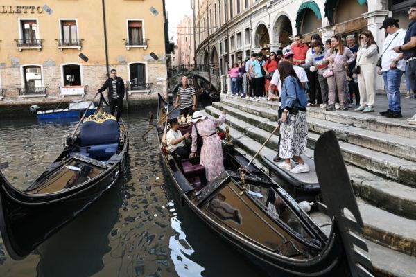 Overtourism in Italien trifft Rimini, Venedig und Bozen hart
