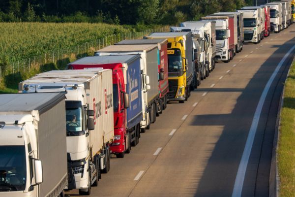 Koalition uneins über Erhöhung der Lkw-Maut ab 2026